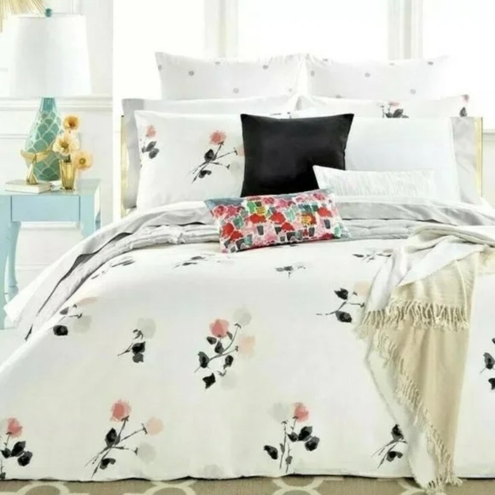 KATE SPADE Willow Court Floral TWIN / TWIN XL Comforter Set (includes sham)
